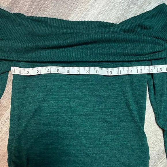 No boundaries off the shoulder sweater - green blue - Picture 2 of 6